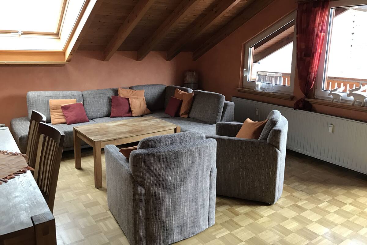 Basic-Apartment, 3 Schlafzimmer | Wohnbereich