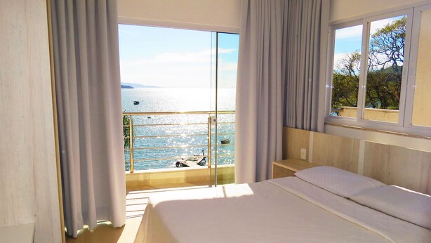 Apartment, Multiple Beds | 5 bedrooms, WiFi (free) - Cod 010 Lindo Triplex frente mar Lagoinh (Bombinhas)