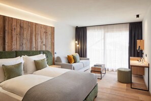 In-room safe, blackout curtains, free WiFi, bed sheets - Hotel Marmolada (Corvara in Badia)