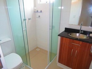 Appartement, plusieurs lits | Salle de bain