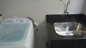 Laundry room - Cod 028D Apart Novo Centro Bombinhas WiF (Bombinhas)