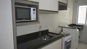 Apartment, Multiple Beds | Private kitchen - Cod 028D Apart Novo Centro Bombinhas WiF (Bombinhas)