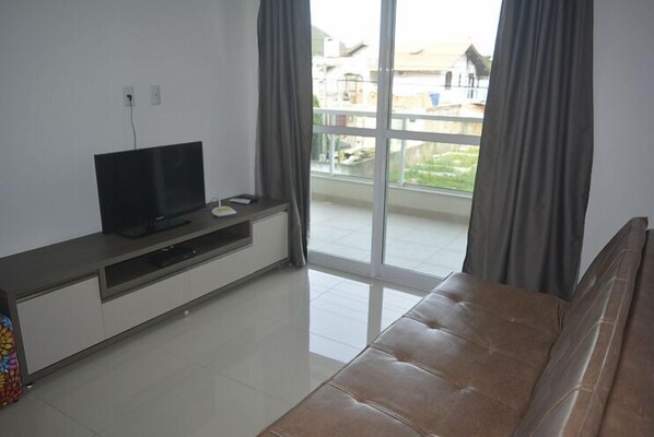 Apartment, Multiple Beds | Living area - Cod 028D Apart Novo Centro Bombinhas WiF (Bombinhas)