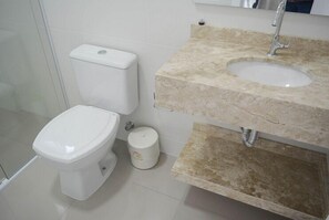 Apartment, Multiple Beds | Bathroom - Cod 028D Apart Novo Centro Bombinhas WiF (Bombinhas)