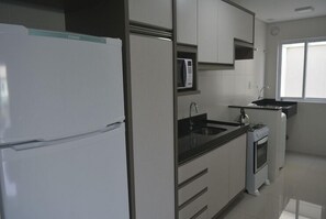 Apartment, Multiple Beds | Private kitchen - Cod 028D Apart Novo Centro Bombinhas WiF (Bombinhas)