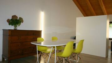 Appartement Standard, 1 chambre, vue jardin (Alloggio Verde) | Restauration dans la chambre