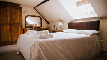 Superior Double Room | Desk, free WiFi, bed sheets