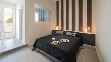 Triple Room | Desk, blackout curtains, soundproofing, free WiFi