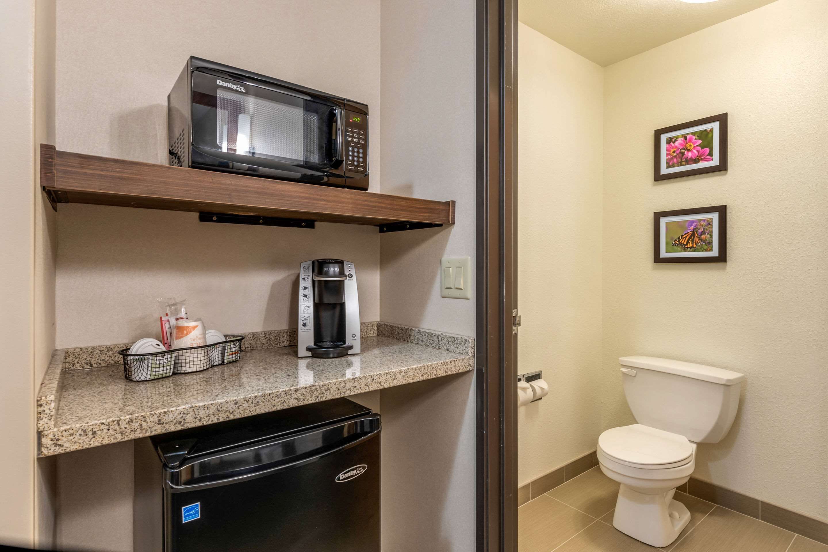 1 bedroom, desk, laptop workspace, blackout curtains