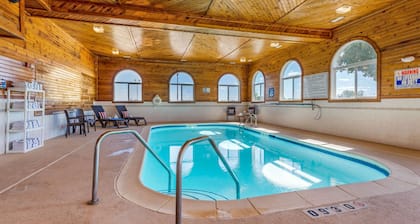 Comfort Inn & Suites near Route 66