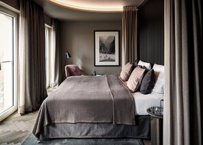 Ropa de cama hipoalergénica y minibar 