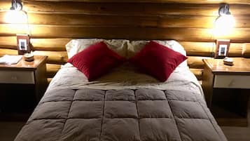 2 bedrooms, Egyptian cotton sheets, premium bedding, down comforters