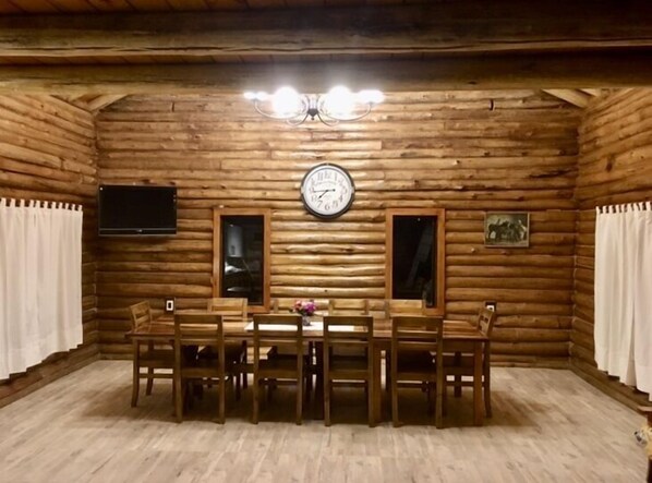 40-inch flat-screen TV with digital channels, TV, fireplace - Cabaña La Emilia (Uspallata)