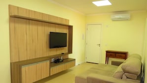 Apartamento (Cod 123) | Zona de estar | Una televisión