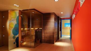 Sauna, Whirlpool, Dampfbad, Warmsteinmassagen, Sportmassagen