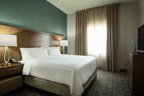 Suite, 1 kamar tidur, dapur | Dilengkapi dengan perabotan berbeda-beda dan meja kerja