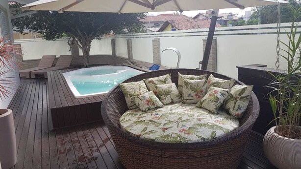 Unclassified image, 1 of 21, button - Cod 100 - Belissima CASA COM PISCINA SPA (Bombinhas)