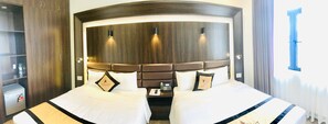 Minibar, in-room safe, individually decorated, desk - CoTo Starlight Boutique Hotel (Co To)