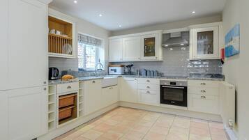 Lavavajillas y periquera