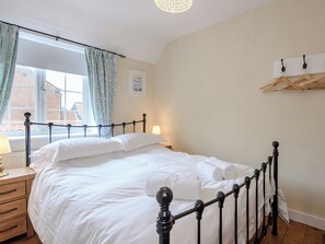 3 bedrooms, free WiFi, bed sheets - Sea Lavender Cottage-UK11930 (Thornham, near Kings Lynn)