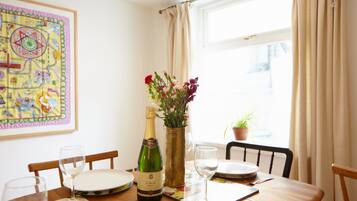 Villa | In-room dining