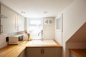 Vila | Dapur pribadi | Lemari es besar, microwave, oven, dan kompor