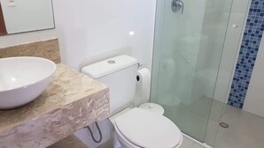Apartamento | Baño | Ducha y toallas