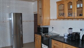 Fridge, microwave, oven, coffee/tea maker
