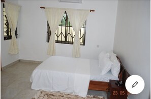 3 chambres, fer et planche à repasser, Wi-Fi, literie fournie