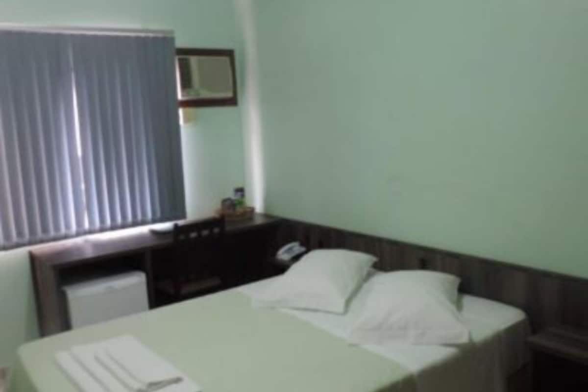 Minibar, escritorio, insonorización y wifi gratis