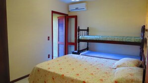 Ảnh chưa phân loại, 2 trong số 12 ảnh, nút
