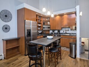 Private kitchen - Skaal House (Vail)