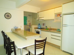 Apartamento, 2 quartos (Cod 397A) | Opções para refeição no quarto