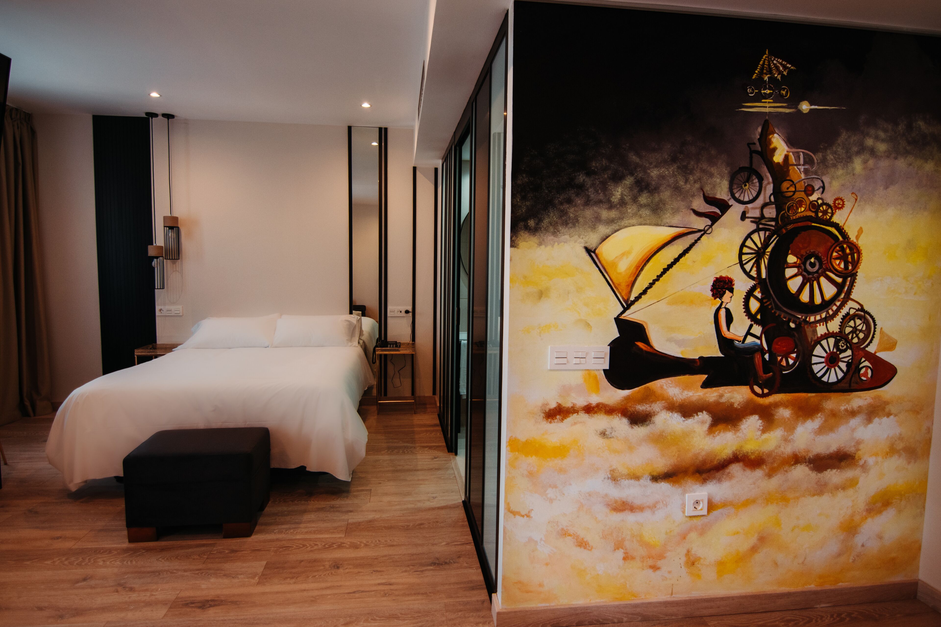 executive double room | 1 bedroom, down duvets, memory-foam beds, minibar