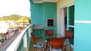 Apartment, 2 Bedrooms | Balcony - Cod 454 Apart 2 Dormit Com 02 Garagens (Bombinhas)