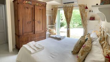 2 bedrooms, iron/ironing board, travel crib, WiFi