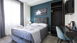Economy Double Room | Minibar, in-room safe, desk, laptop workspace - Regolo Rooms Vaticano (Rome)