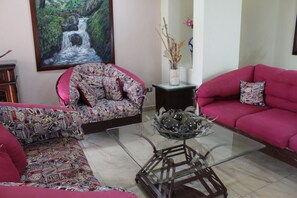 Egyptian cotton sheets, premium bedding, down duvets - Hotel Boutique La Rioja (Atlixco)