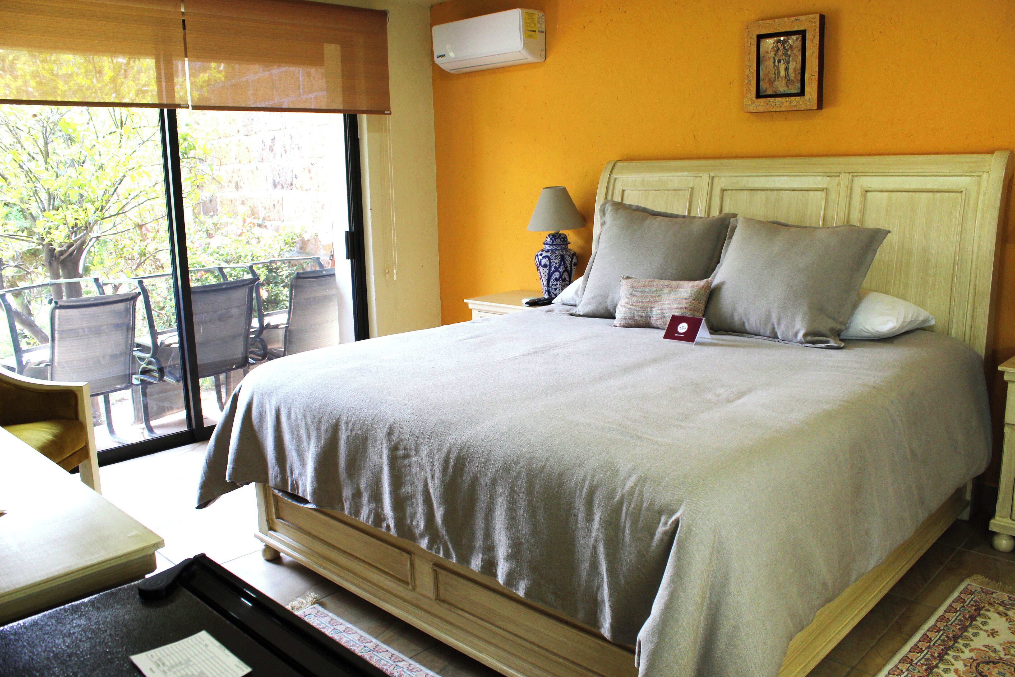 Bungalow superior | Sábanas de algodón egipcio, ropa de cama de alta calidad y edredón 