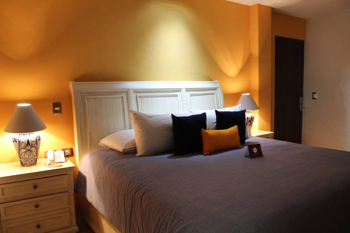 Luxury Room, 1 King Bed, Hot Tub | Egyptian cotton sheets, premium bedding, down comforters