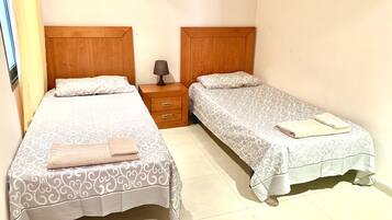 City appartement | 3 slaapkamers, een strijkplank/strijkijzer, gratis wifi, beddengoed