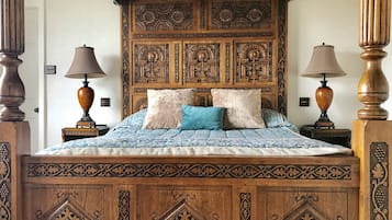 1 bedroom, premium bedding, in-room safe, desk