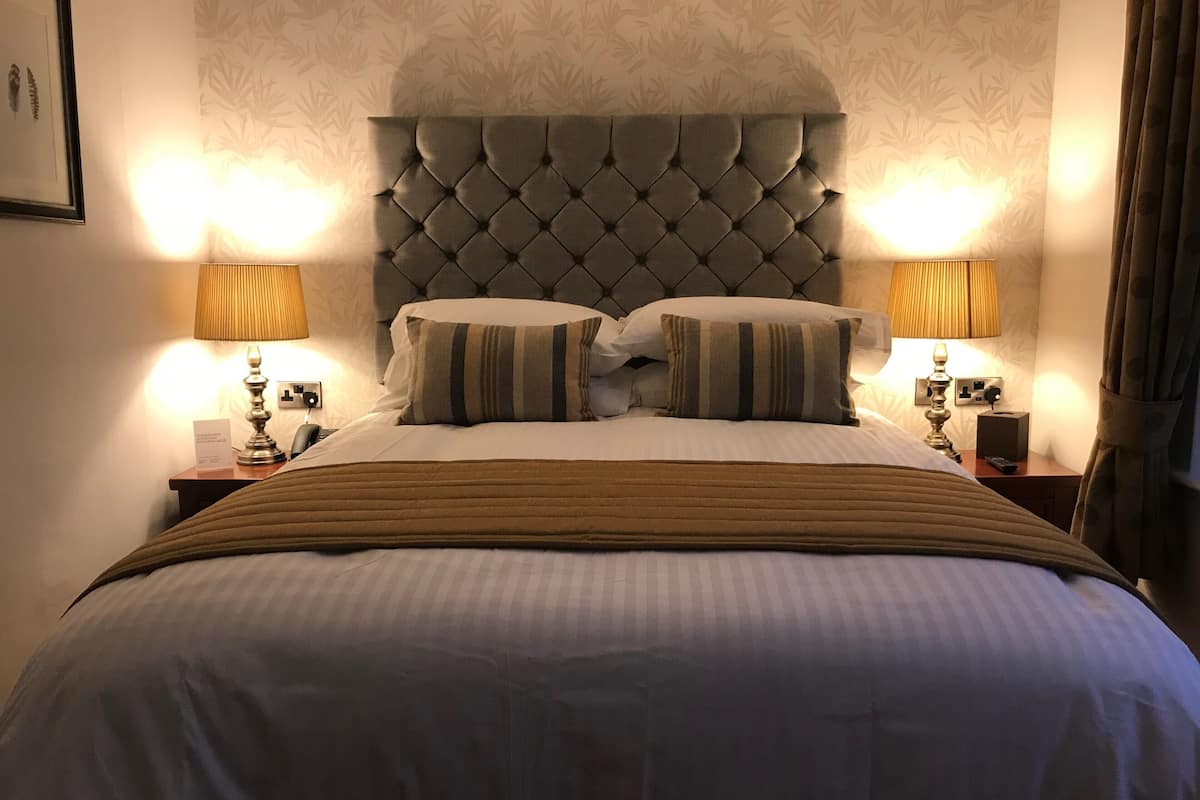 Double Room | Peralatan tempat tidur premium, peti besi dalam bilik, meja 