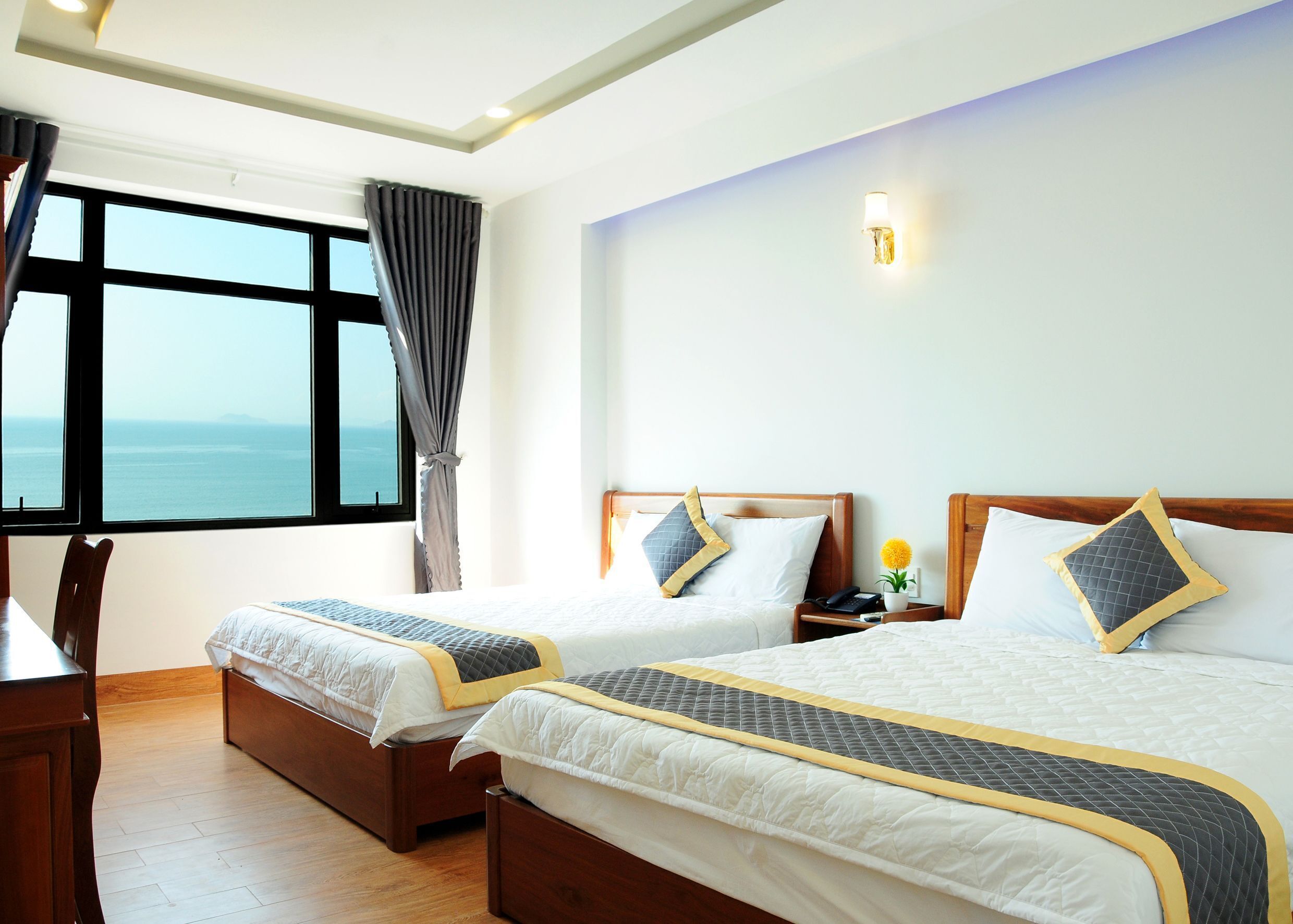 Minibar, desk, free WiFi, bed sheets
