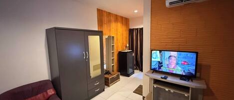 Standard Room with Balcomy | Minibar, WiFi (free)