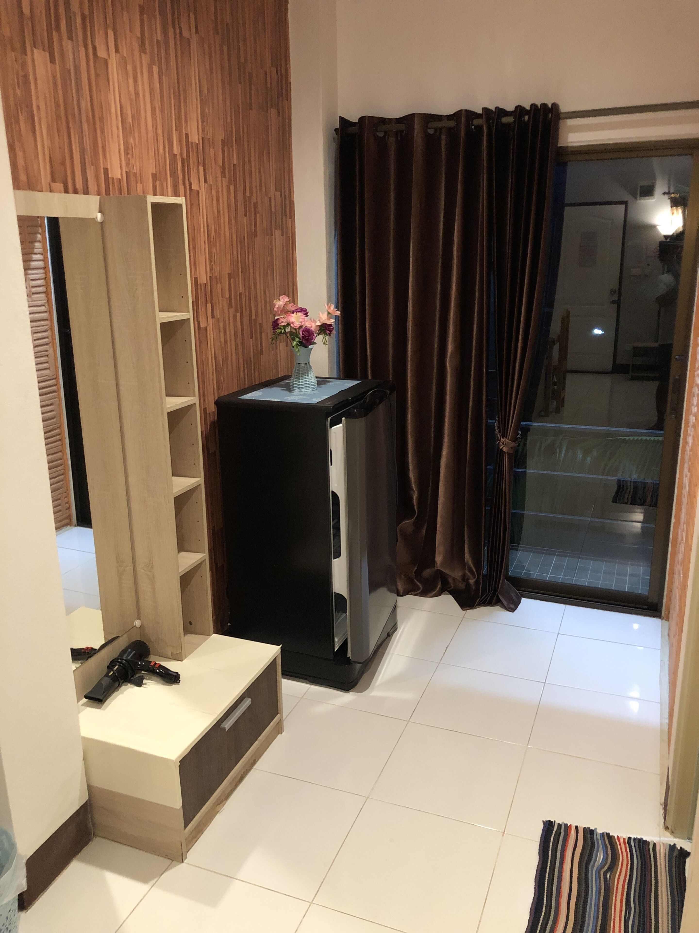 Minibar, free WiFi