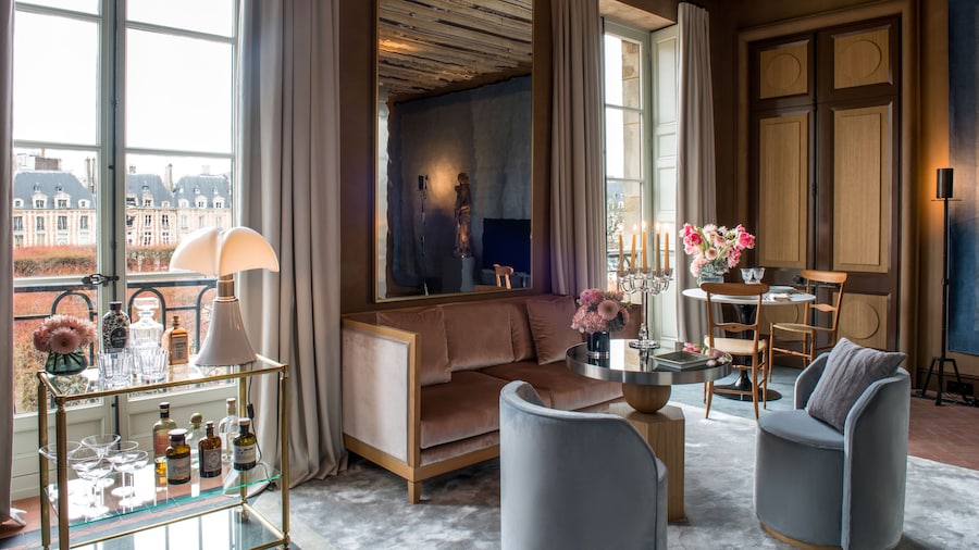 Cour des Vosges - Evok Collection