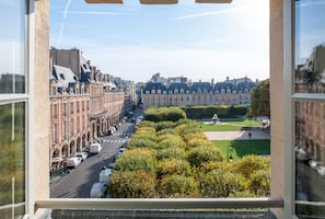 1 室のベッドルーム、エジプト綿のシーツ、高級寝具、羽毛の掛け布団