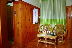 Minibar, Schreibtisch, kostenloses WLAN