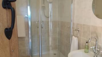 Double Room | Bathroom shower
